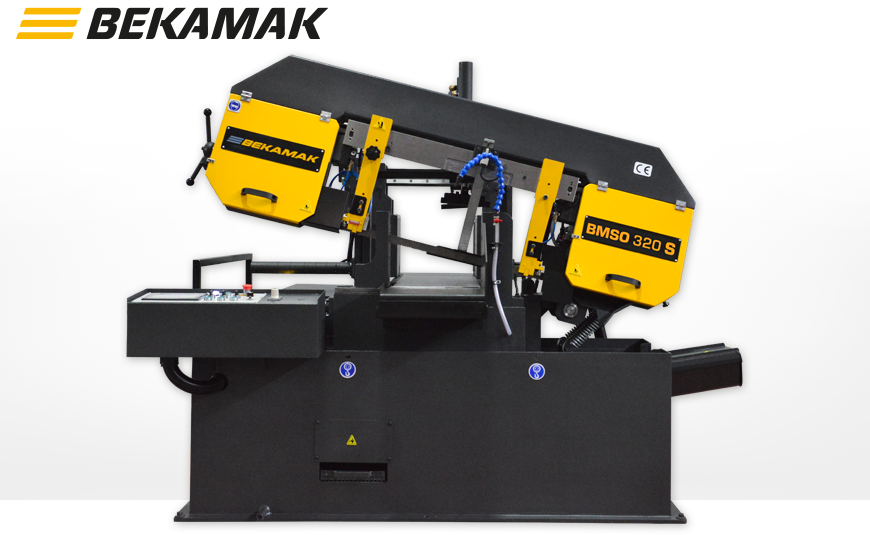 Vollautomatische Horizontal-Bandsäge BEKA-MAK BMSO 320 S NC mit SERVO-Materialvorschub (Länge in einem Zug 700 mm).