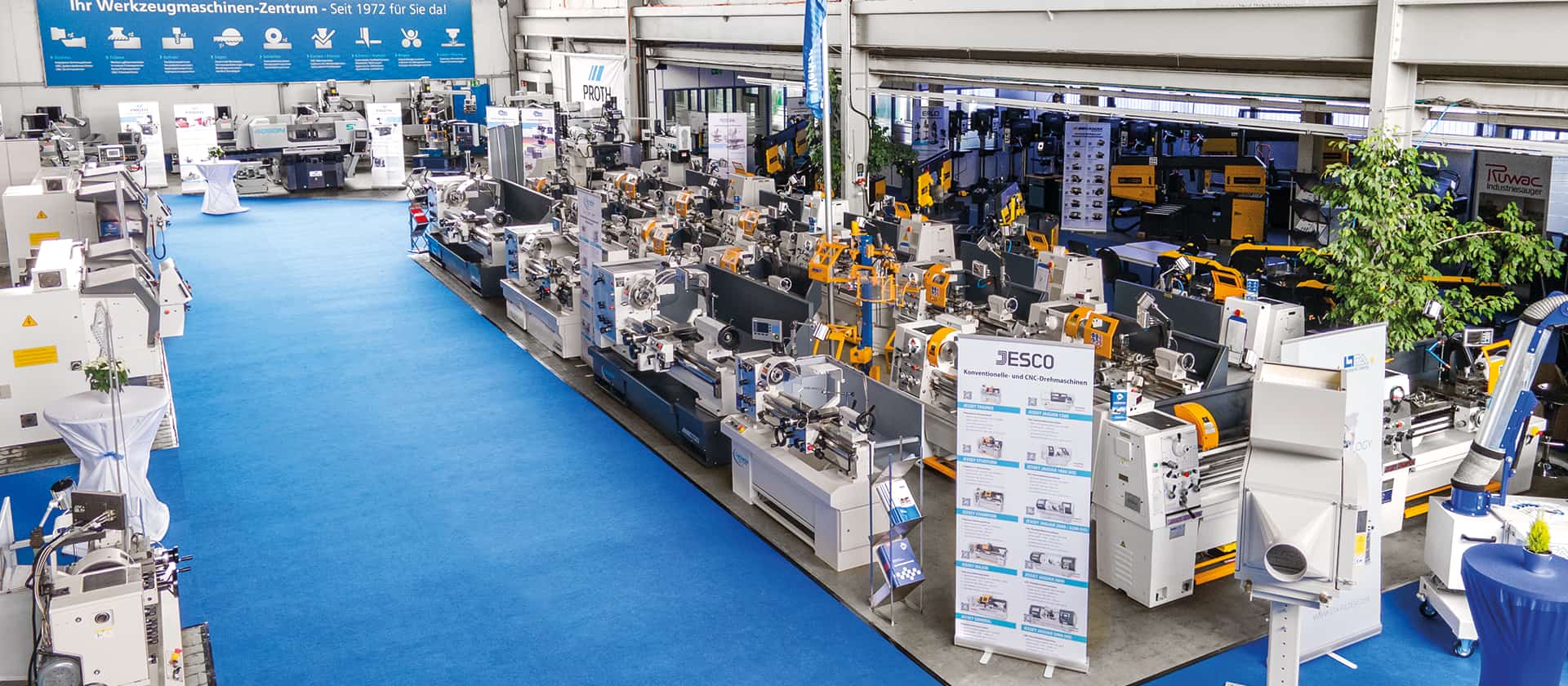 Breites Sortiment hochwertiger Werkzeugmaschinen und Blechbearbeitungsmaschinen für Industrie, Ausbildung und Werkstatt.